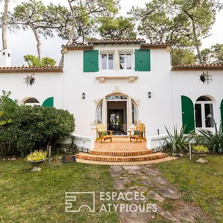 Villa De Avec Vue Et Acces A La *